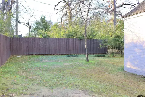 516 E Young St, Longview, TX 75602 photo 29
