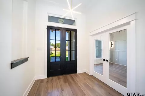 2910 Queens Way W, Marshall, TX 75672 photo 3