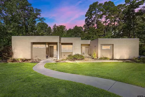 105 Fountain Valley Ct, Longview, TX 75605