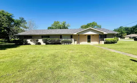 101 Kenneth Dr, Henderson, TX 75652