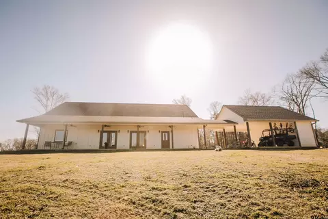 907 Acr 3582, Palestine, TX 75803