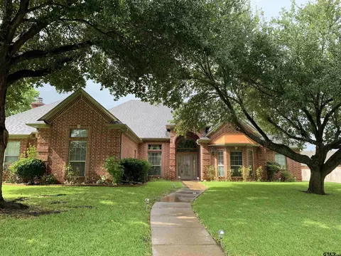 1213 Spring Branch Dr, Tyler, TX 75703