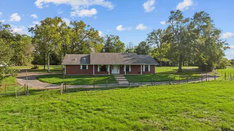 925 E Fm 323, Palestine, TX 75801