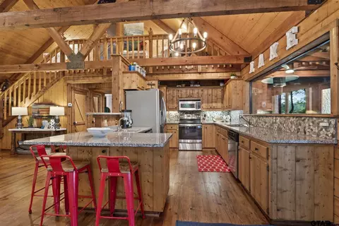 763 Eagle Point Dr, Mount Vernon, TX 75457 photo 8