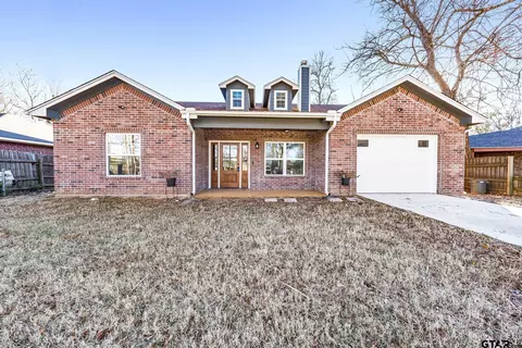 208 Bonnie St, Lindale, TX 75771