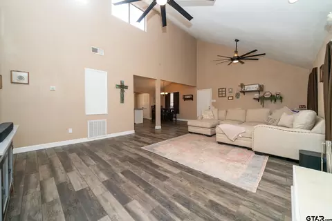 3208 Mona Dr, Longview, TX 75601 photo 5