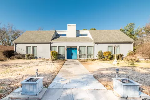 2005 W Warwick, Longview, TX 75601