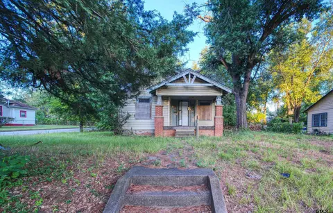712 N Moore, Tyler, TX 75702
