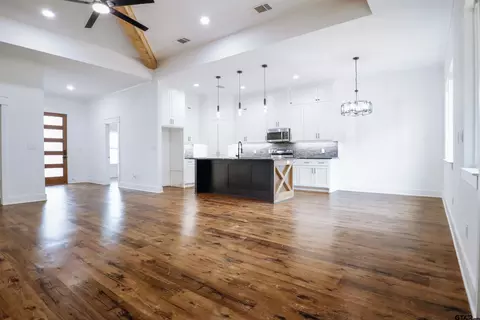 218 Pauline St, Arp, TX 75750