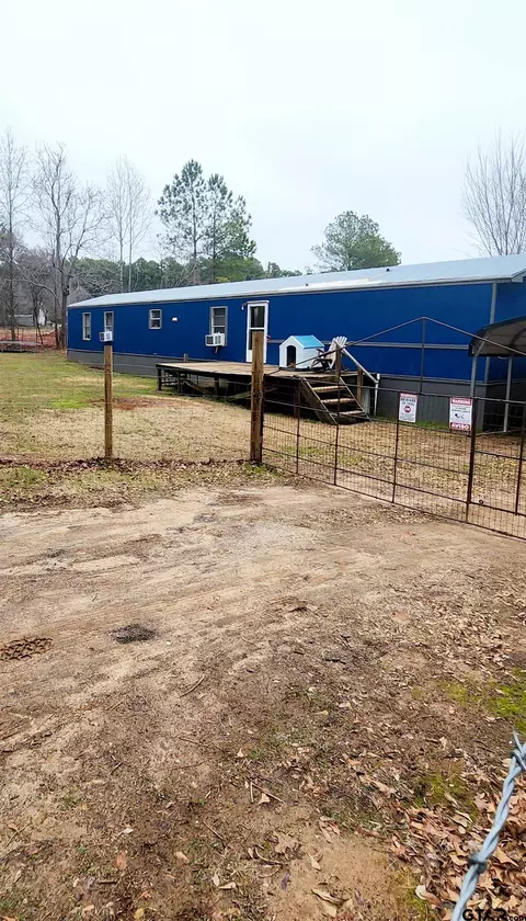 804 Robin Rd, Gladewater, TX 75647