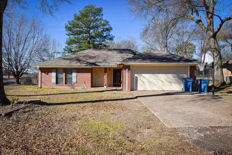 15019 Country Acres Dr, Lindale, TX 75771
