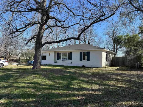 312 Bascom Rd, Whitehouse, TX 75791