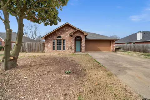 211 Oak St, Bullard, TX 75757