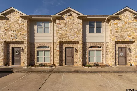 226 Parrott Dr #104, Nacogdoches, TX 75965