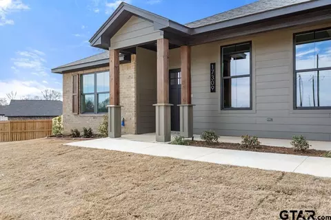 17309 Crossing Cir, Lindale, TX 75771