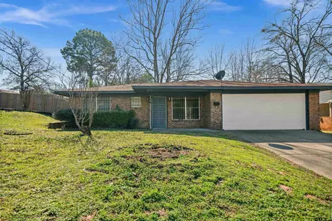 1814 W Barrett, Tyler, TX 75702