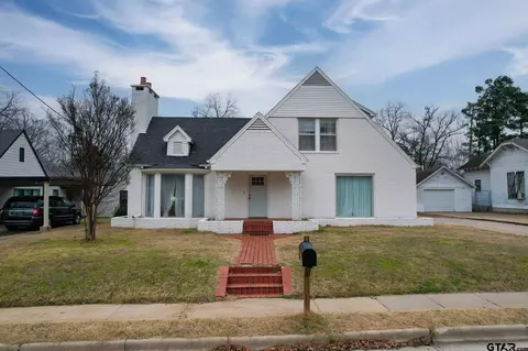 707 Kaufman S, Mount Vernon, TX 75457