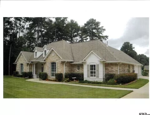 17215 Cardinal Ln, Troup, TX 75789