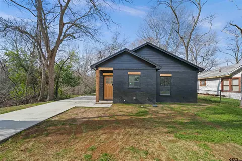 1007 S Jackson St, Palestine, TX 75801