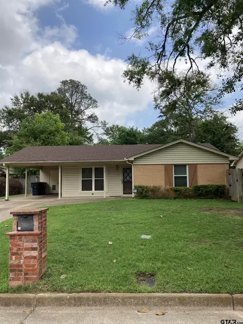 2706 Amy, Tyler, TX 75701