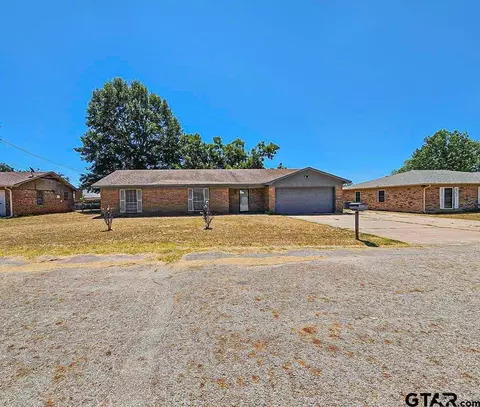 306 Palm Dr, Palestine, TX 75803