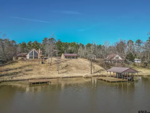 1301 S Lake Dr, Gladewater, TX 75647