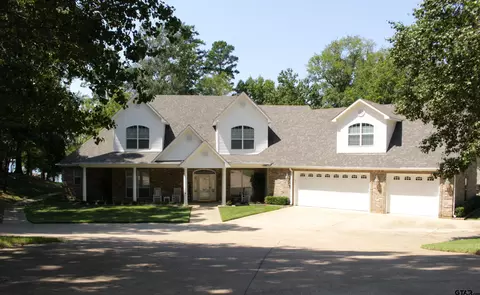 1913 E Lake Dr, Gladewater, TX 75647