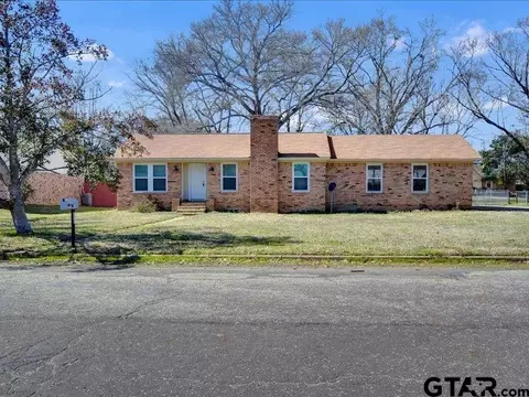111 Gatewood Dr, Whitehouse, TX 75791