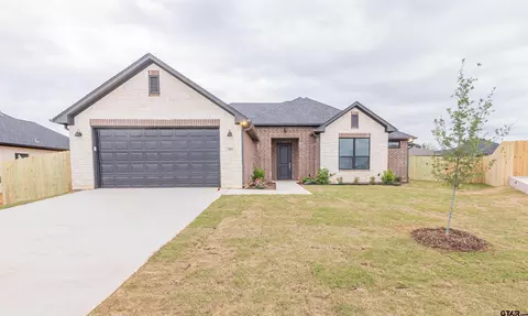 483 Mary Cir, Bullard, TX 75757