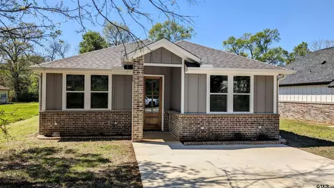 511 Zimmerman Dr, Jacksonville, TX 75766