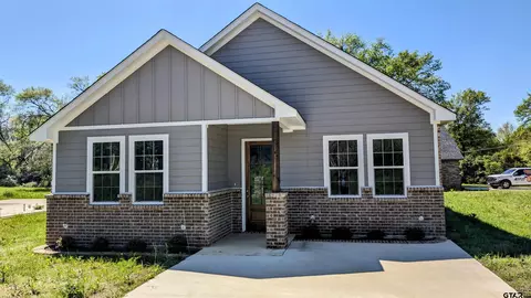 501 Zimmerman Dr, Jacksonville, TX 75766