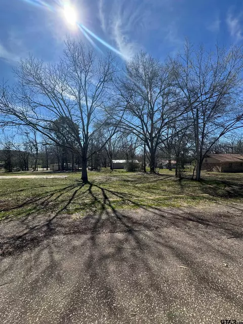 506 E Paschal St, Troup, TX 75789
