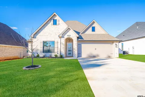 1521 Wellington Ln, Longview, TX 75605