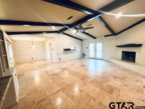 326 E Hide A Way Ln, Hideaway, TX 75771