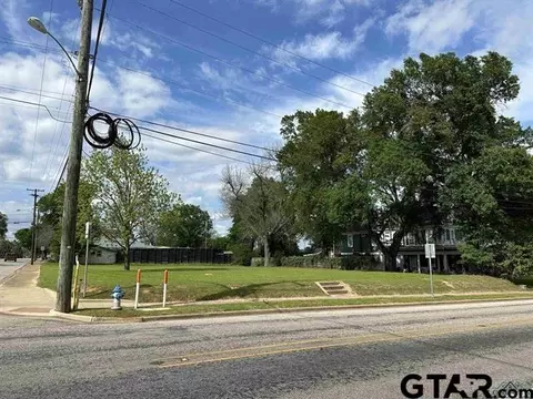 301 E Main, Henderson, TX 75652