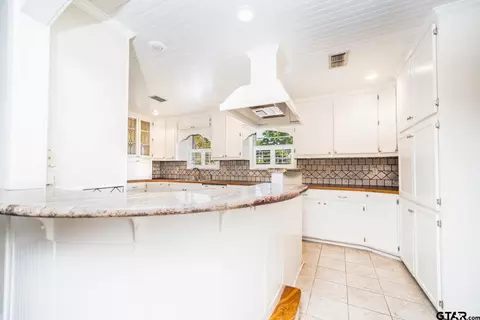 Kitchen - 903 Ruby, Gilmer, TX 75644 photo 3 of 4