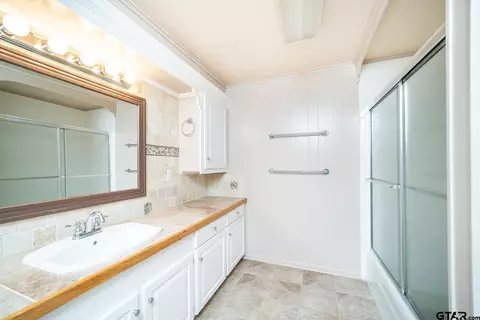 Bath - 903 Ruby, Gilmer, TX 75644 photo 2 of 4