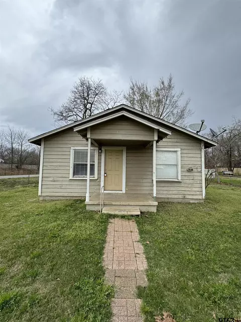 109 W Bradford St, Troup, TX 75789