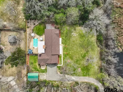 809 Pineland Ln, Lindale, TX 75771