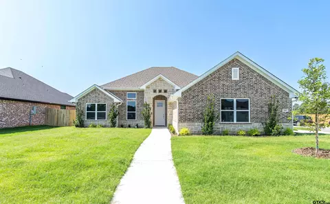 414 Meadow Ct, Chandler, TX 75758