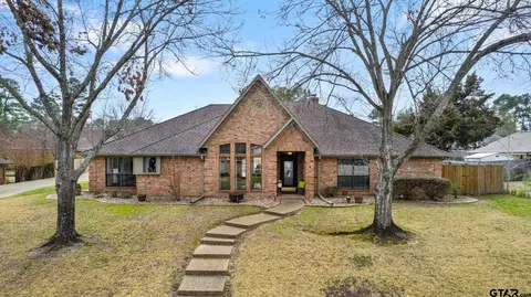 1723 Old Oak Dr, Tyler, TX 75703