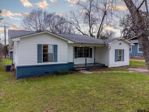 205 Austin Pkwy, Lone Star, TX 75668