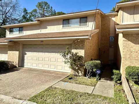 2202 Villa Dr, Tyler, TX 75703