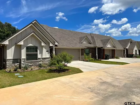4300 Huntingtower Dr, Tyler, TX 75707