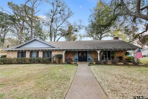 1021 Queenspark Dr, Tyler, TX 75703