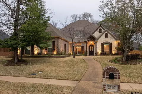 2107 Holly Hl, Tyler, TX 75703