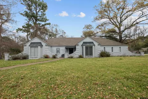 8240 Yale Dr, Tyler, TX 75703