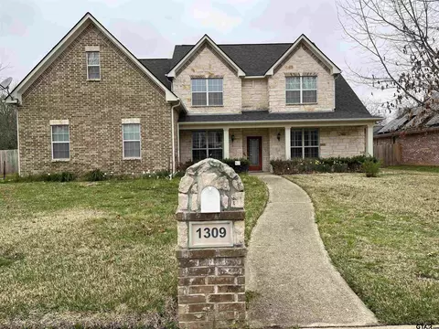 1309 Riverbend Dr, Tyler, TX 75703