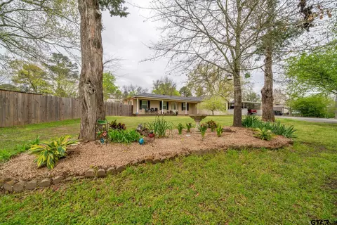 25346 Country Club Rd, Gladewater, TX 75647