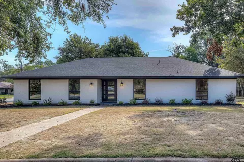 128 Charles St, Sulphur Springs, TX 75482